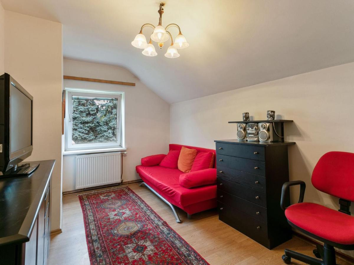 Lively Holiday In With Private Garden