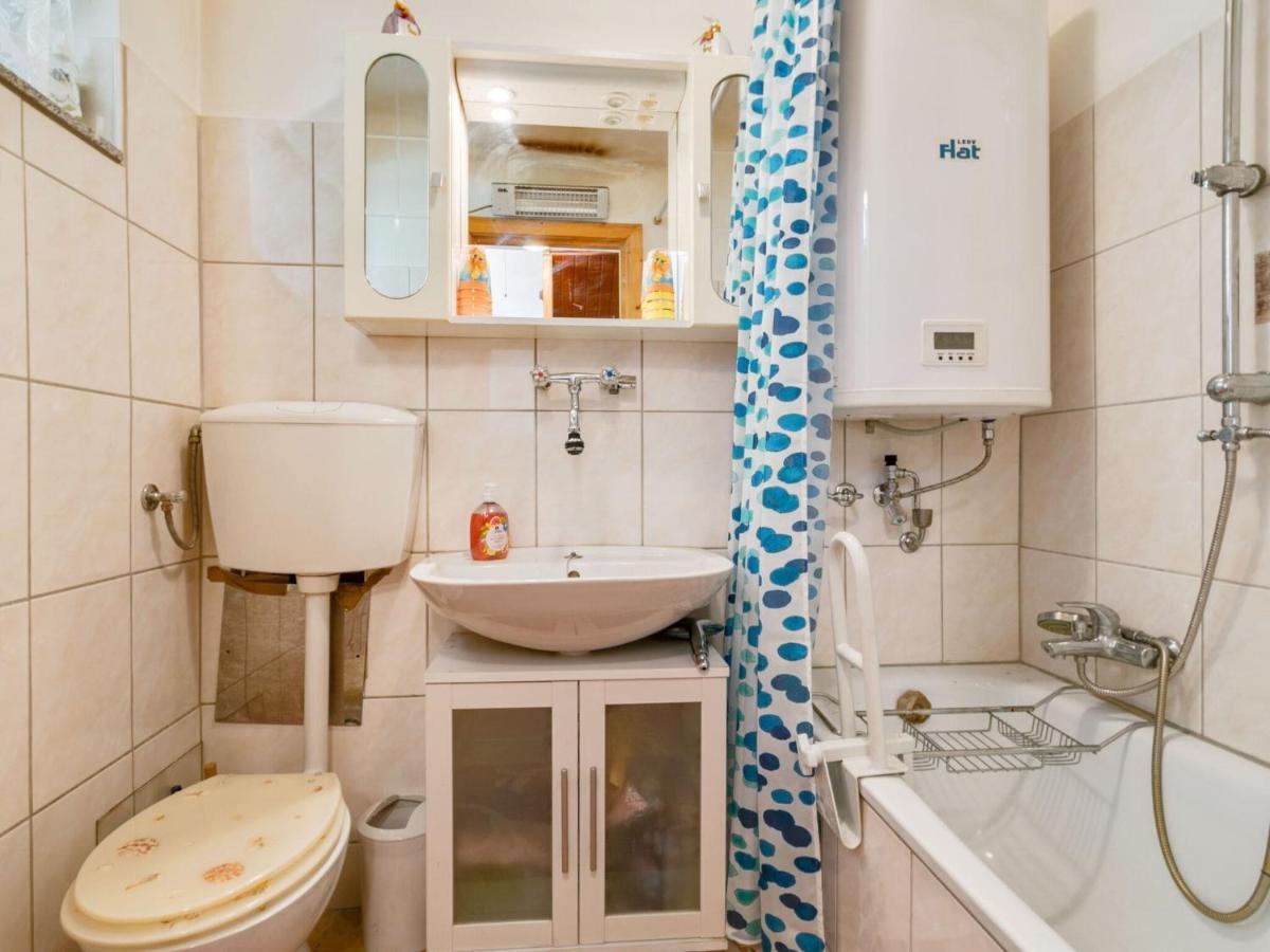 Holiday home Lively Holiday In With Private Garden *